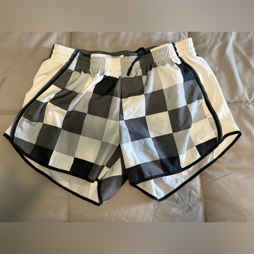Women’s Nike run short